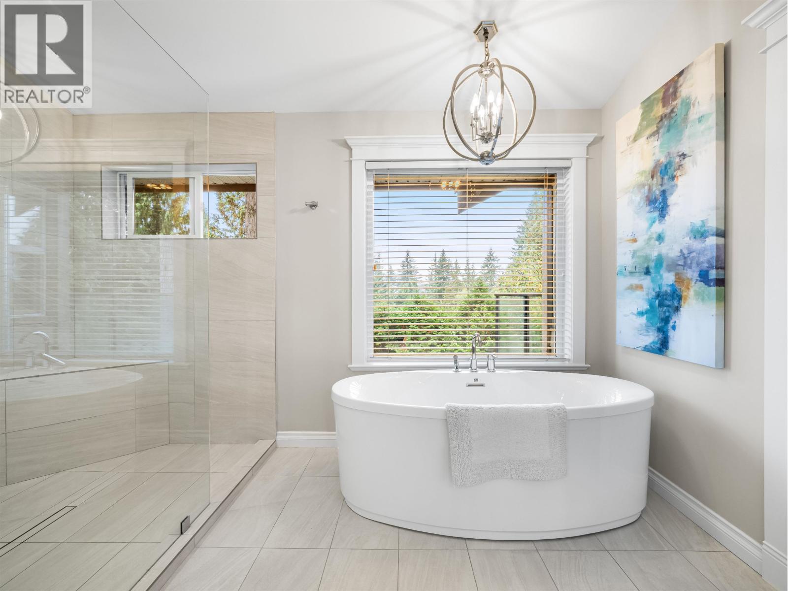 4047 WOODBURY AVENUE, North Vancouver