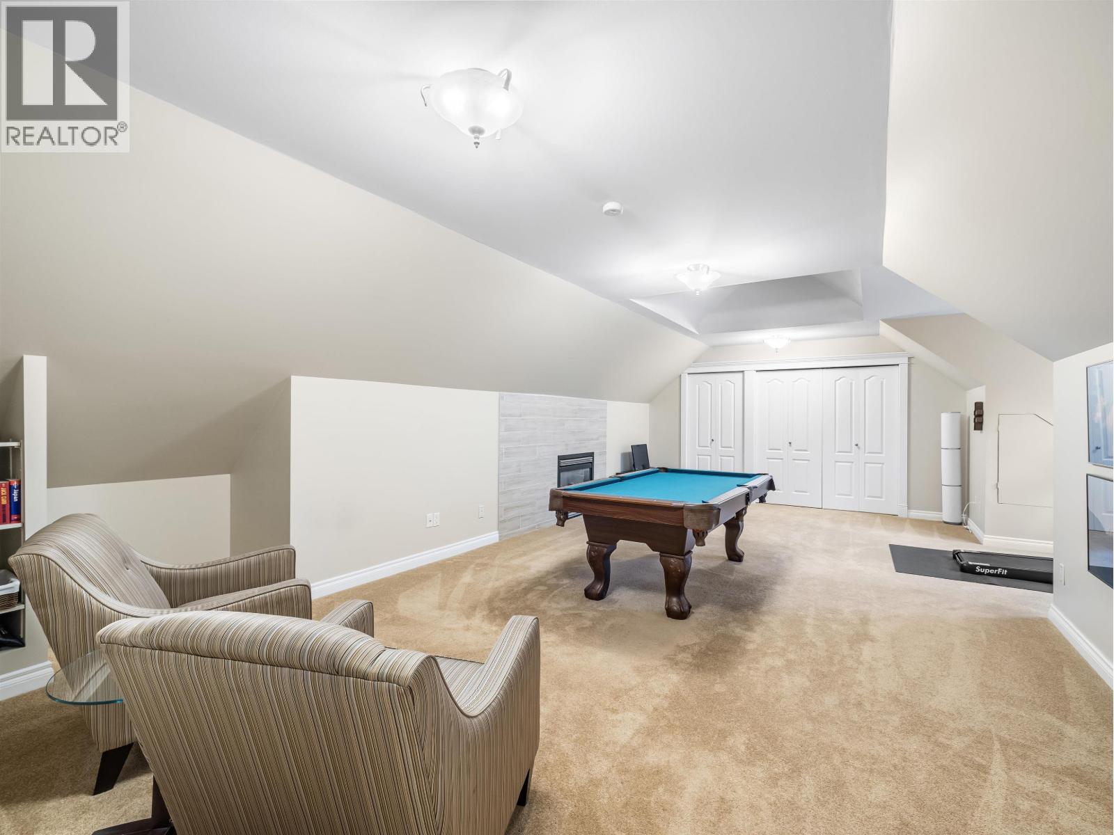 4047 WOODBURY AVENUE, North Vancouver