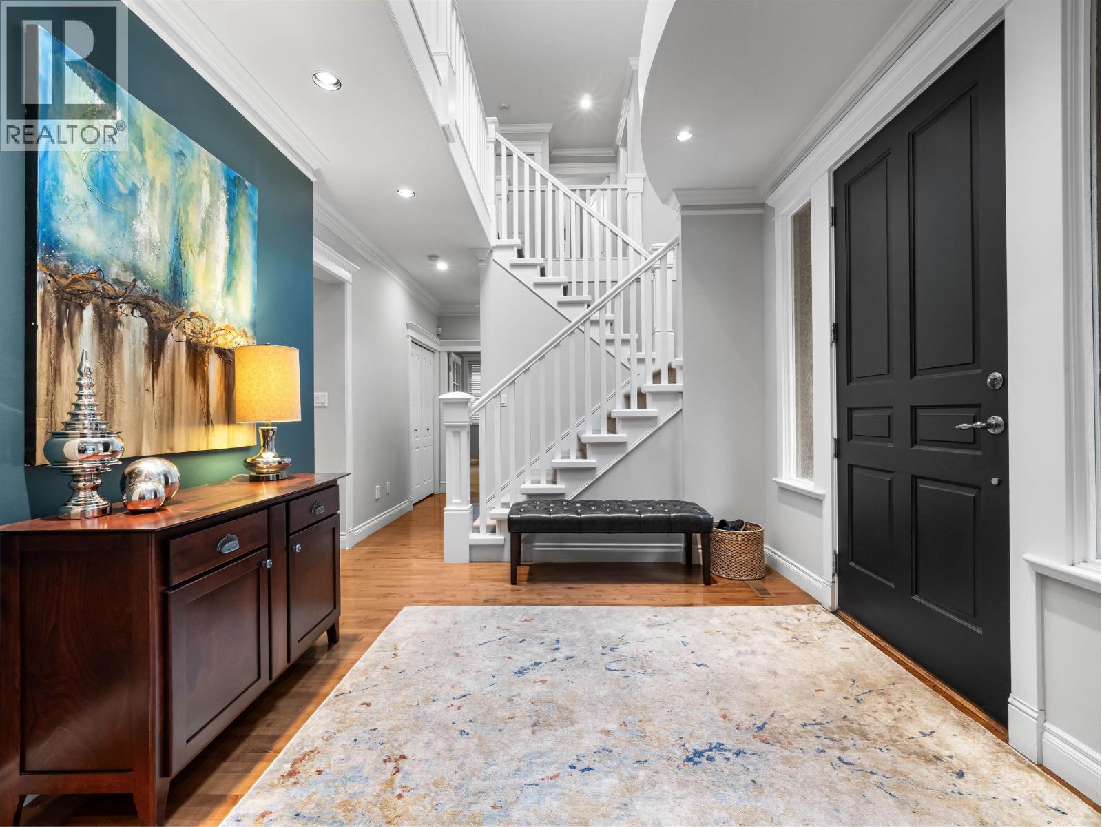 4047 WOODBURY AVENUE, North Vancouver