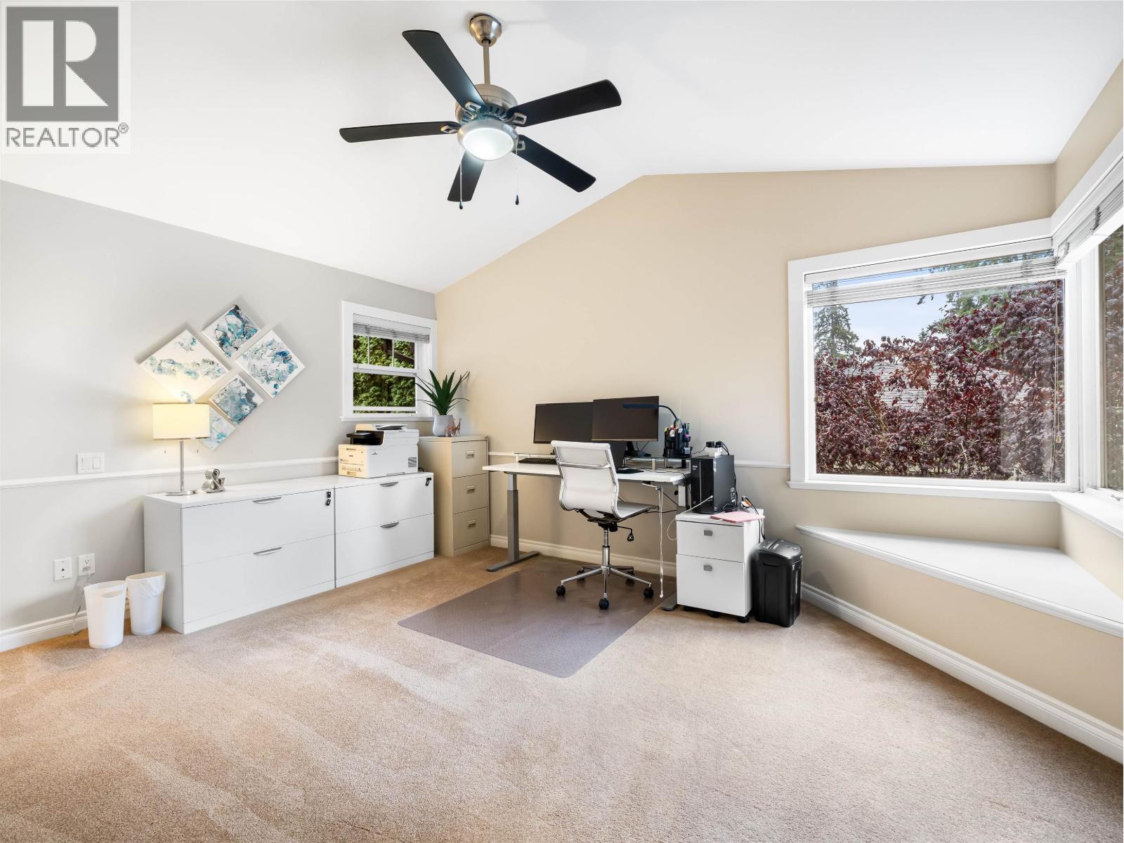 4047 WOODBURY AVENUE, North Vancouver