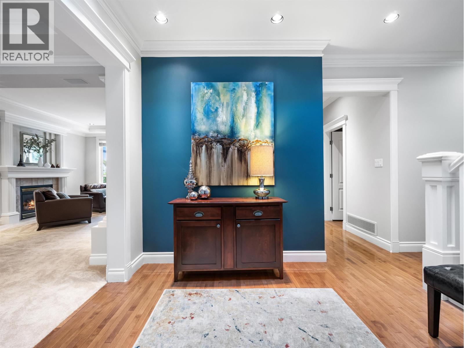 4047 WOODBURY AVENUE, North Vancouver