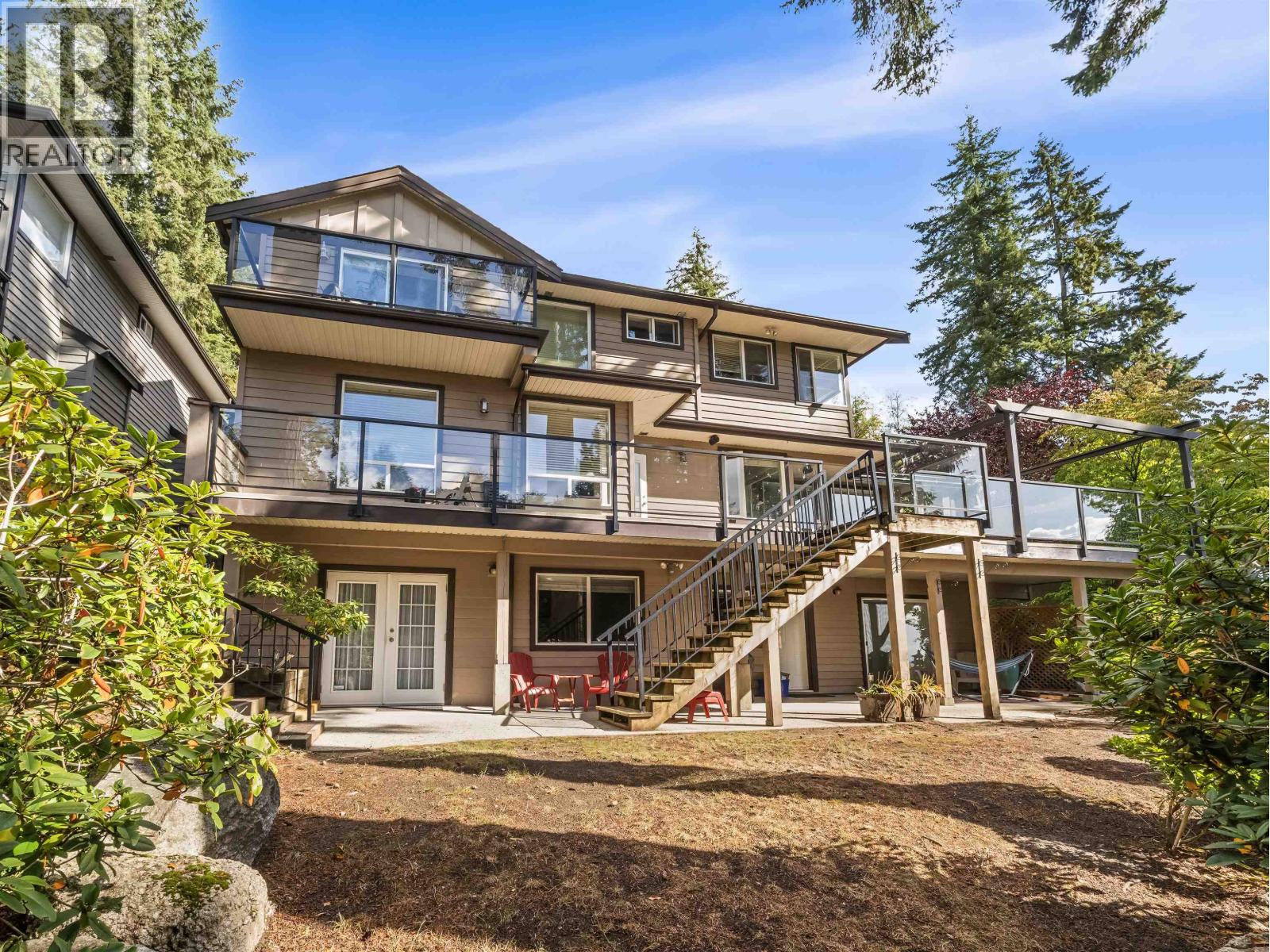 4047 WOODBURY AVENUE, North Vancouver