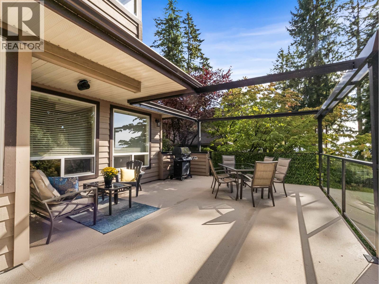 4047 WOODBURY AVENUE, North Vancouver