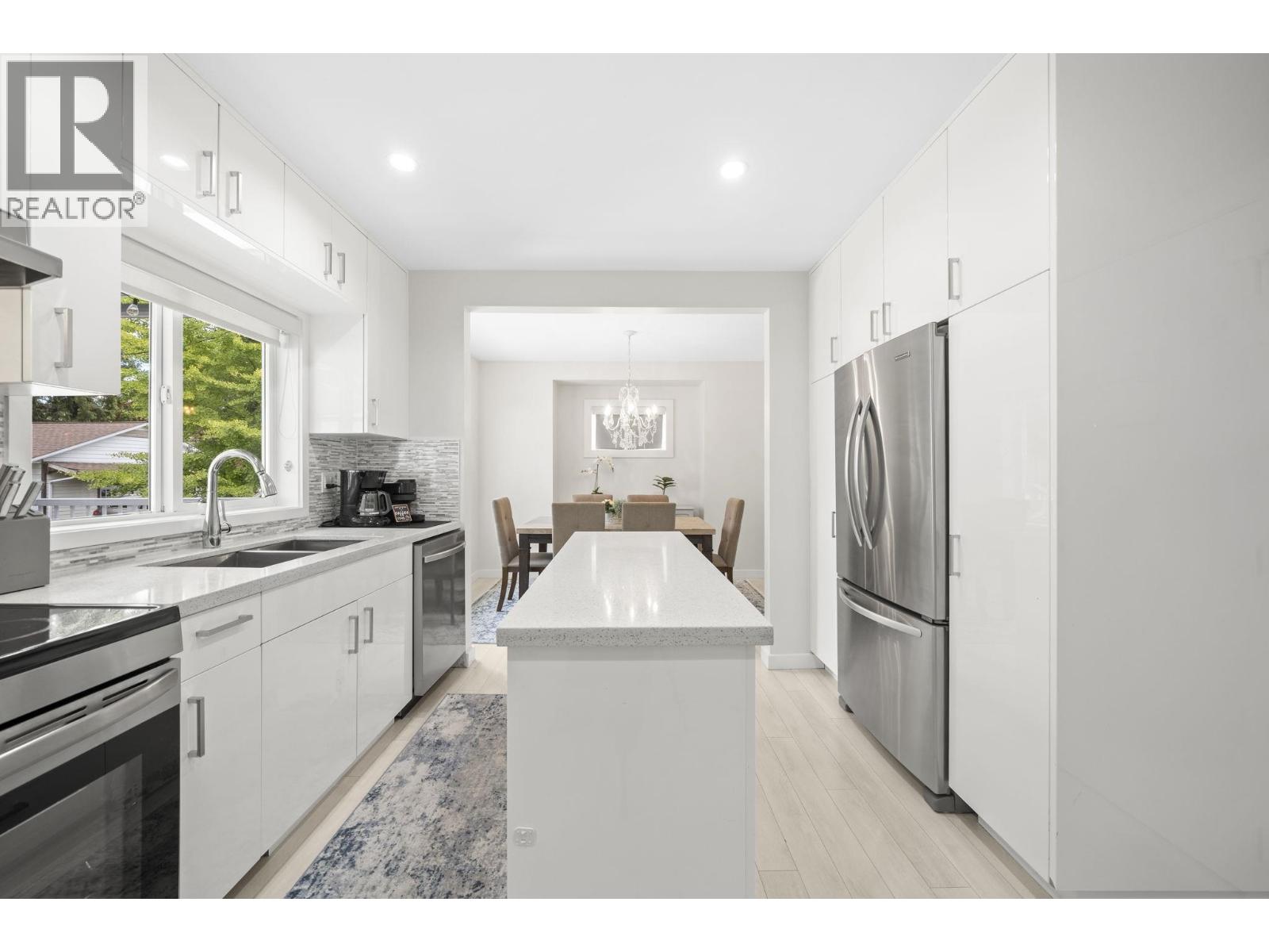 413 SEVENTH AVENUE, New Westminster - Image 1