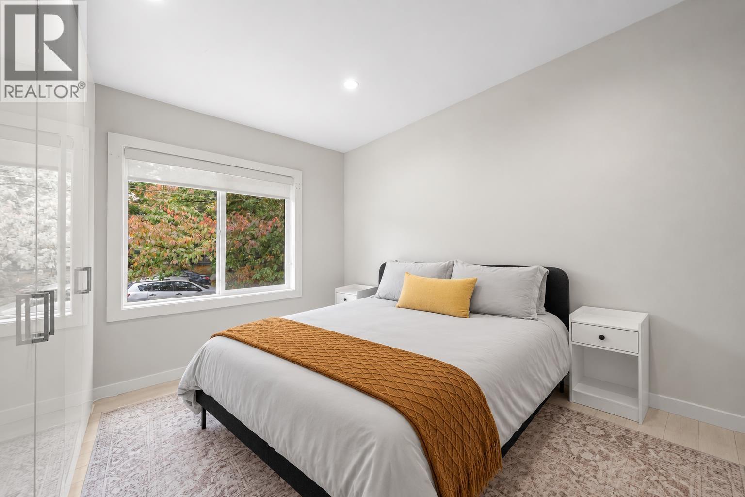 413 SEVENTH AVENUE, New Westminster - Image 1