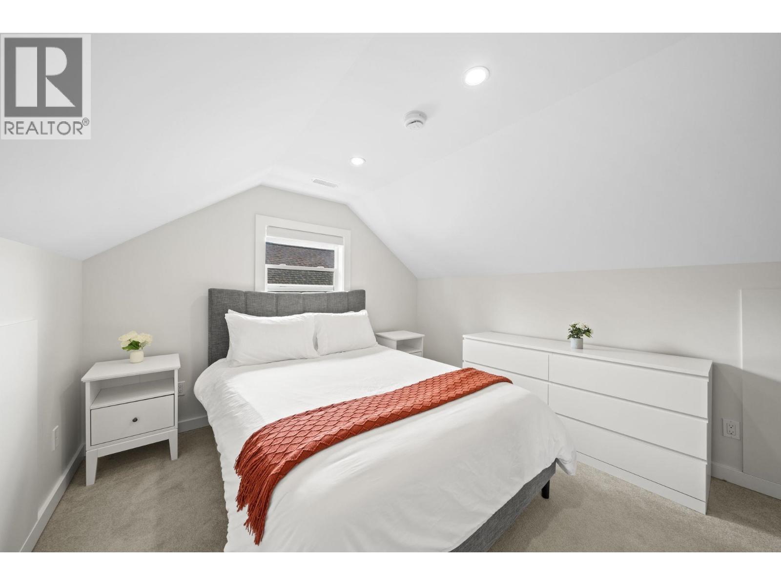 413 SEVENTH AVENUE, New Westminster - Image 1