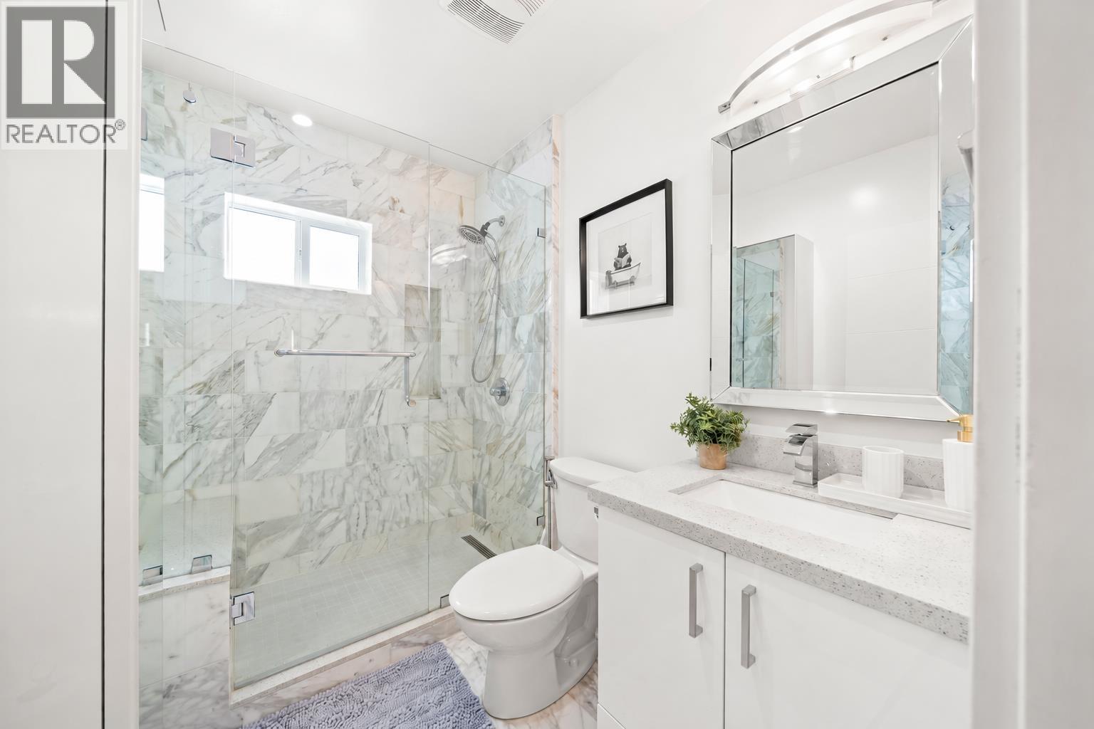 413 SEVENTH AVENUE, New Westminster - Image 1