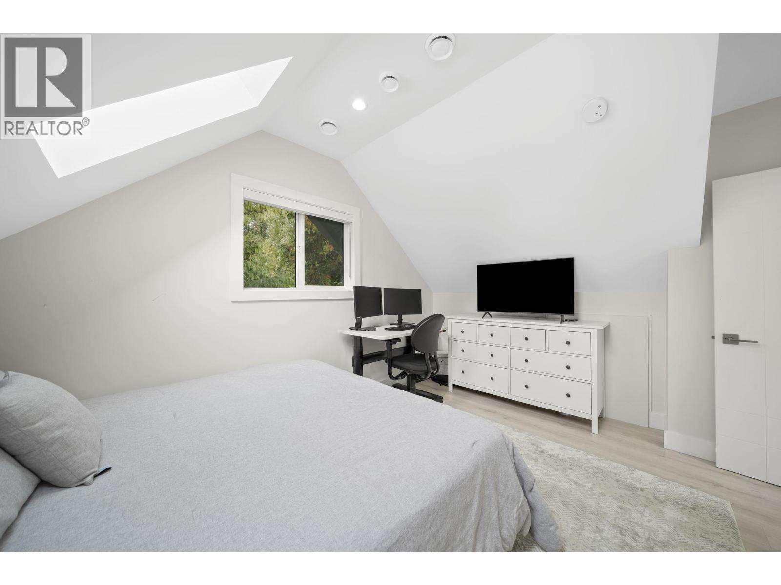 413 SEVENTH AVENUE, New Westminster - Image 1
