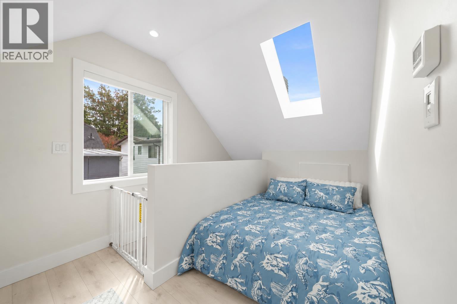 413 SEVENTH AVENUE, New Westminster - Image 1