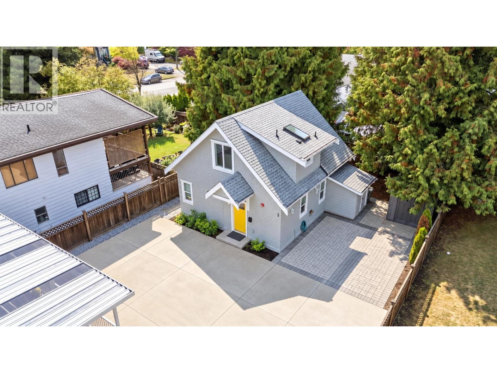 413 SEVENTH AVENUE, New Westminster - Image 1