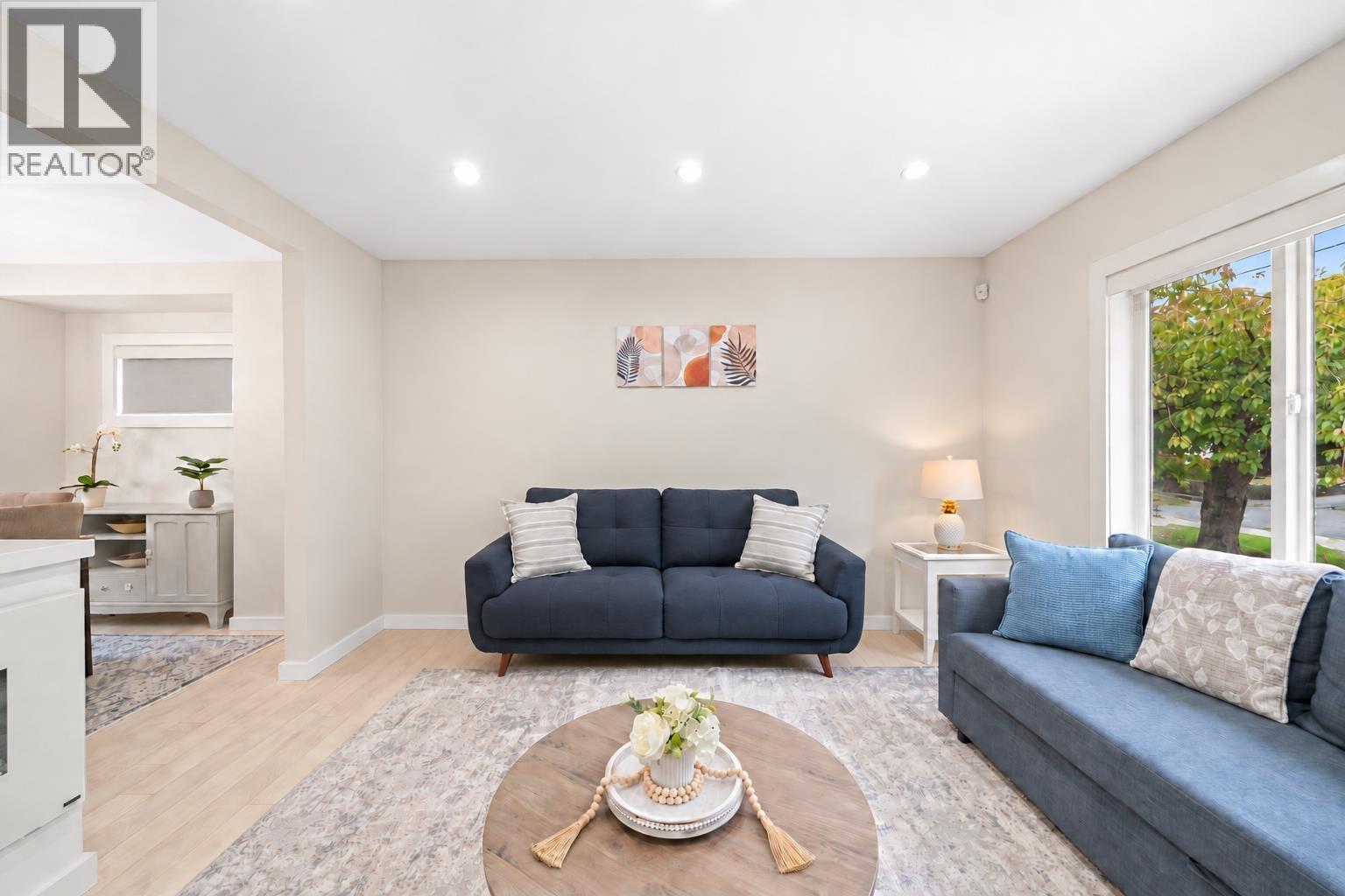 413 SEVENTH AVENUE, New Westminster - Image 1