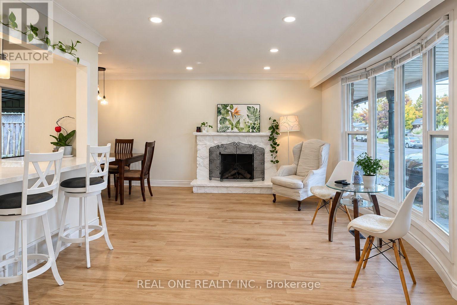 UPPER - 41 MARLOWE DRIVE, Hamilton (Rolston) — photo 2