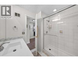 2410, 202 Braeglen Close Sw, Calgary, AB T2W2B1 Photo 18