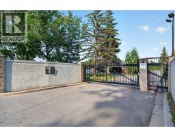 2410, 202 Braeglen Close Sw, Calgary, AB T2W2B1 Photo 35