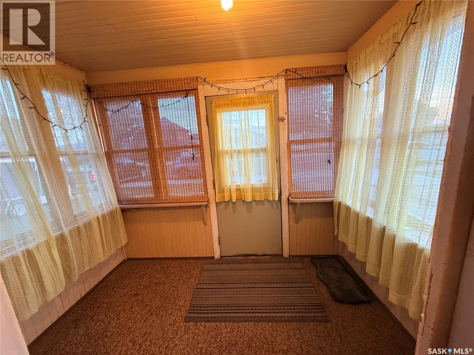 131 2nd AVENUE W - 10