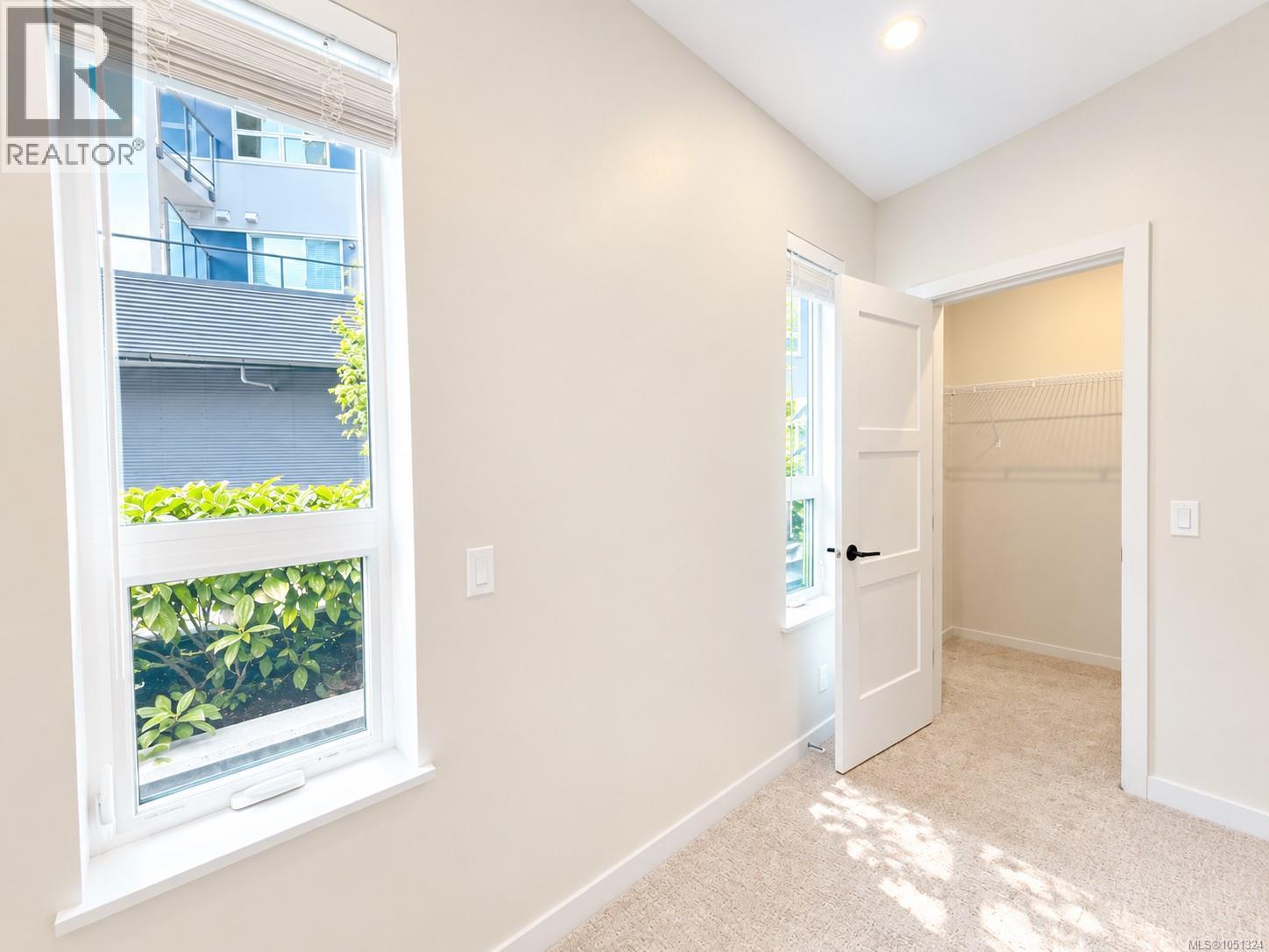 #110 958 Pharoah Mews - Image 32