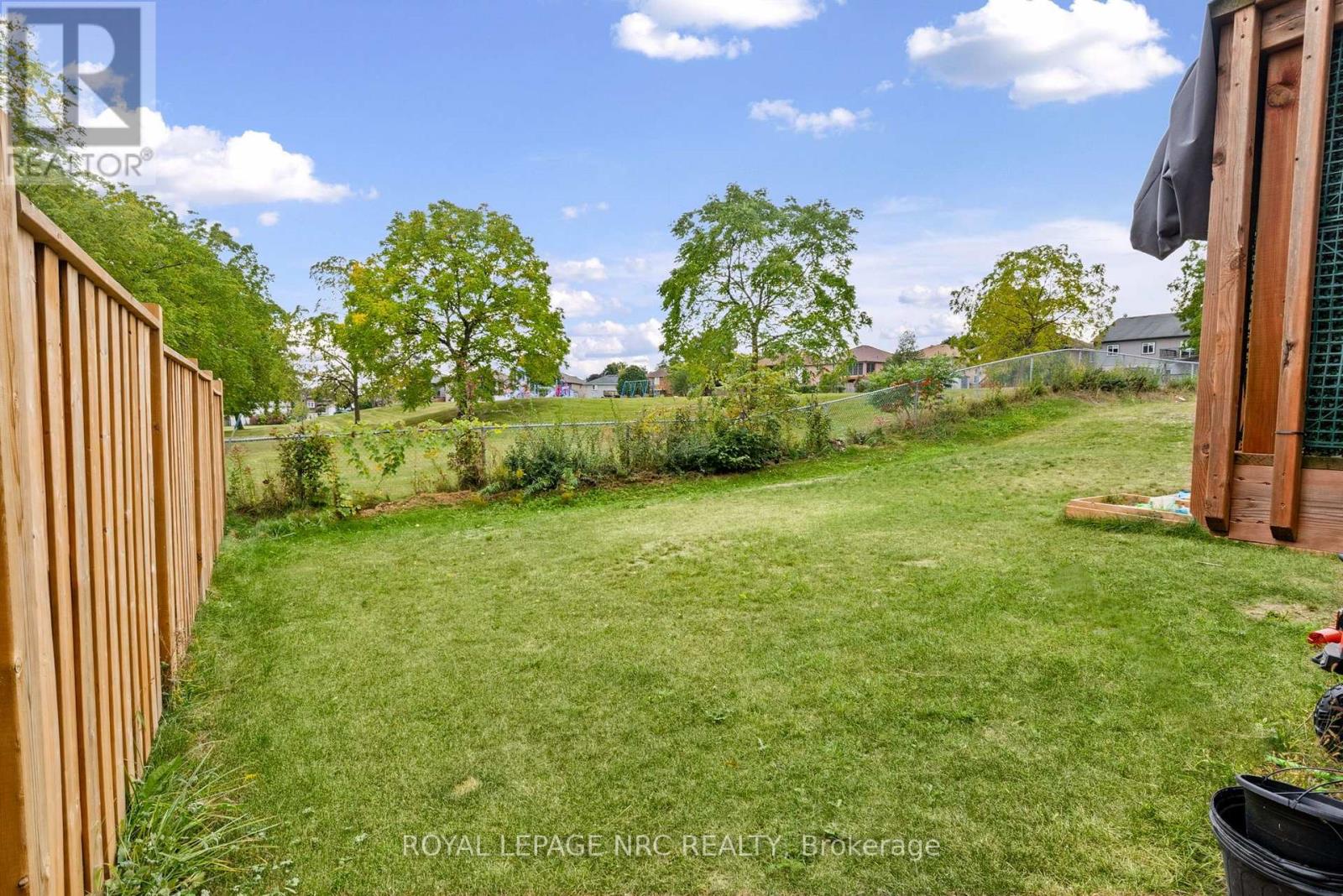 10 ORIOLE CRESCENT, Port Colborne (Main Street) — photo 4