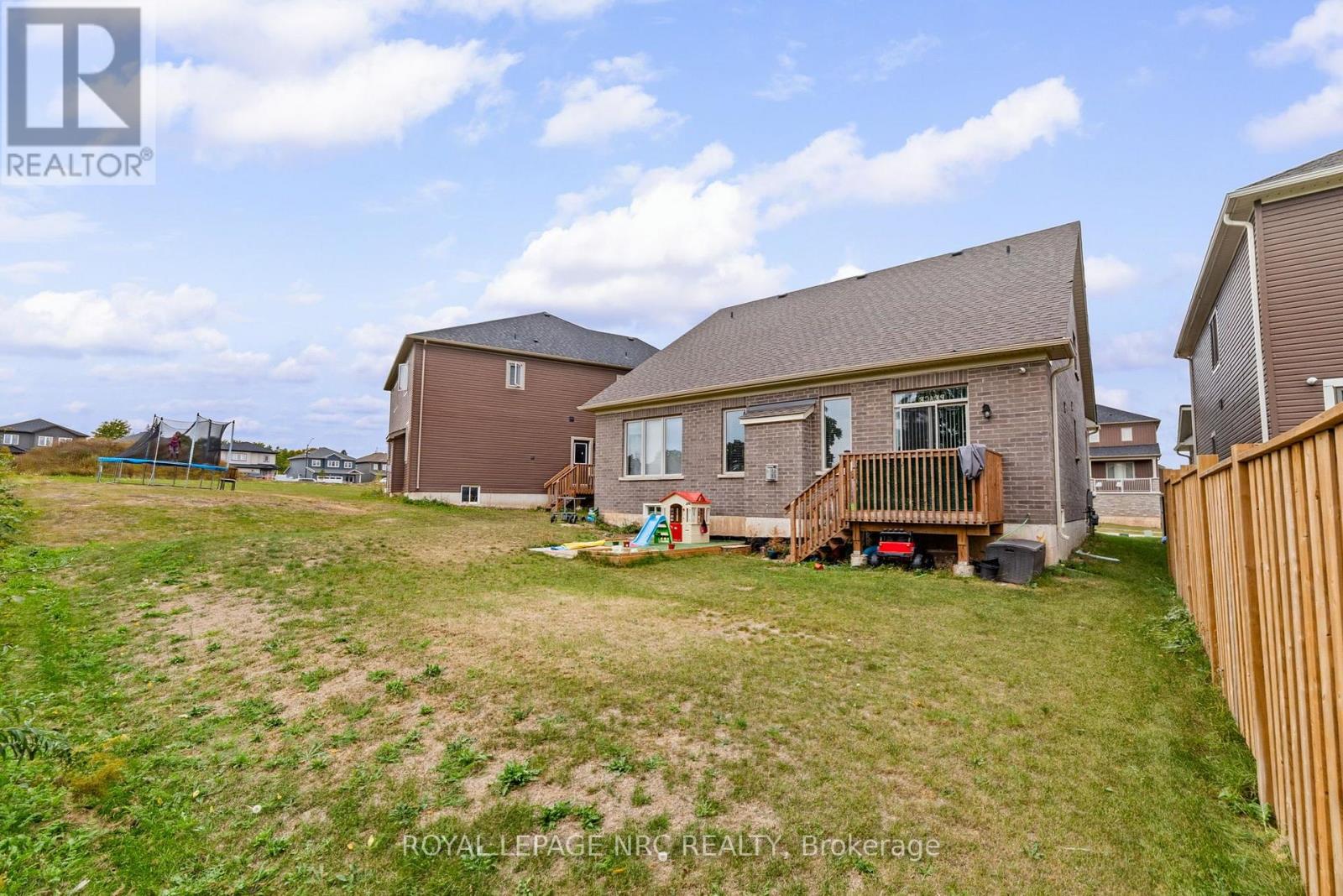 10 ORIOLE CRESCENT, Port Colborne (Main Street) — photo 5
