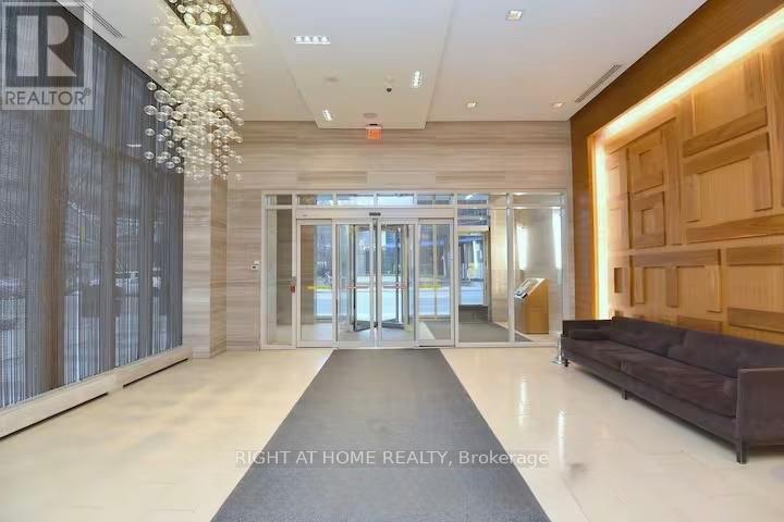 300 Front Street West — photo 30