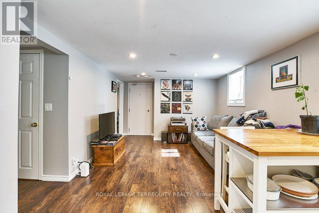 Lower- 304 Palmerston Avenue, Whitby, ON photo 3