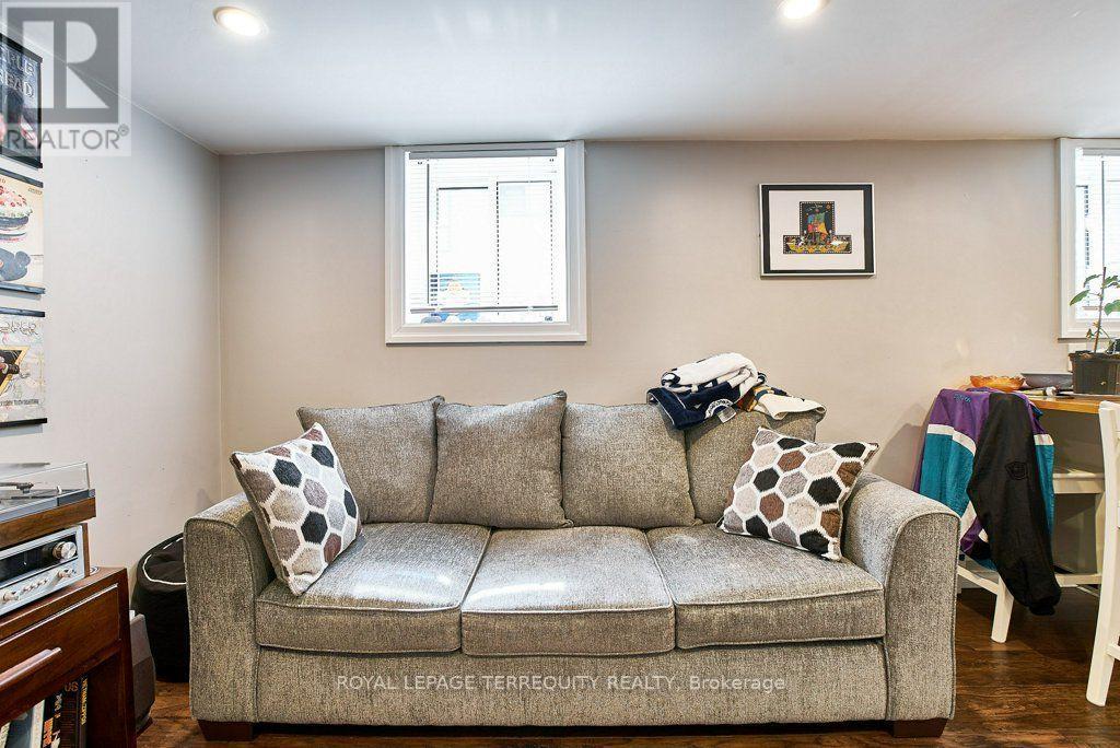 Lower- 304 Palmerston Avenue, Whitby, ON photo 4