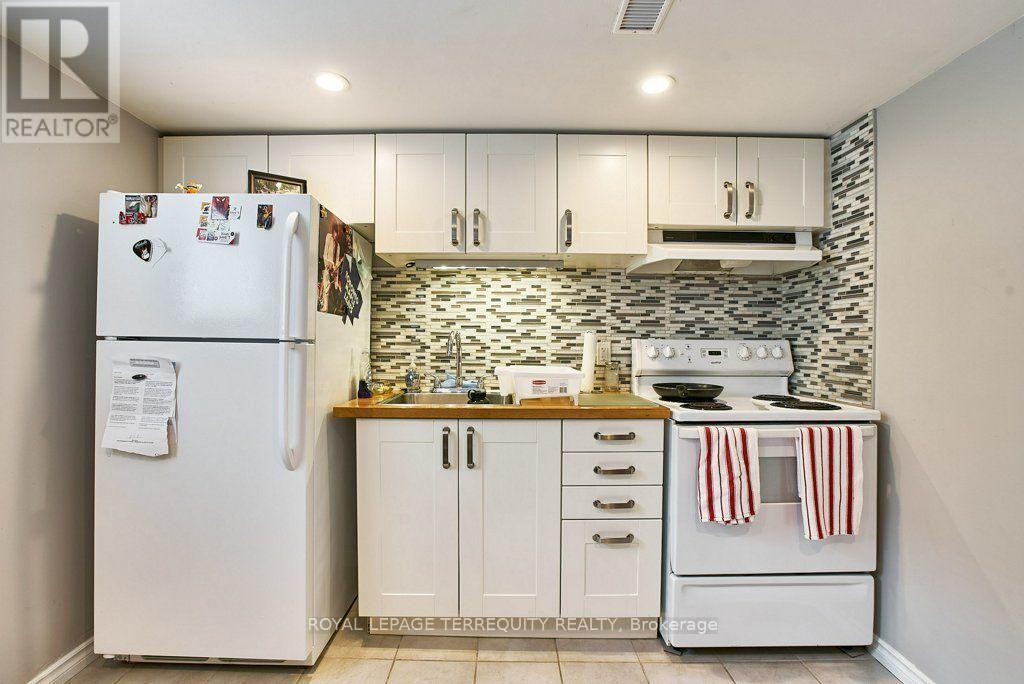 Lower- 304 Palmerston Avenue, Whitby, ON photo 6