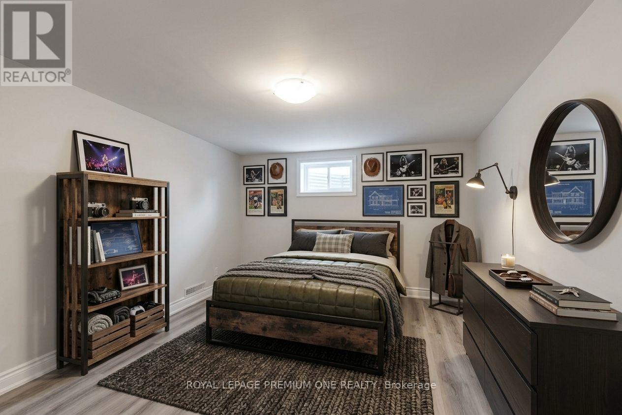 98 THORNTON AVENUE - 22