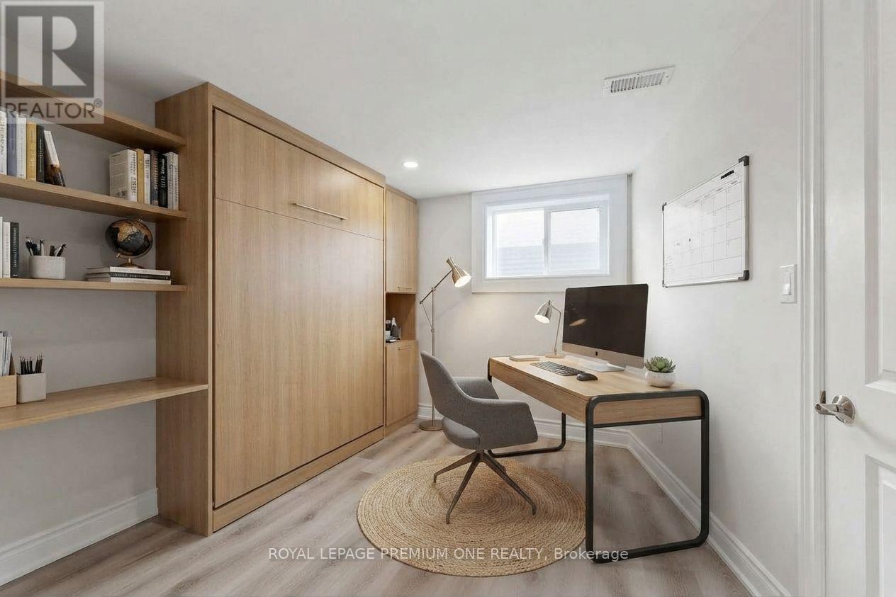 98 THORNTON AVENUE - 24