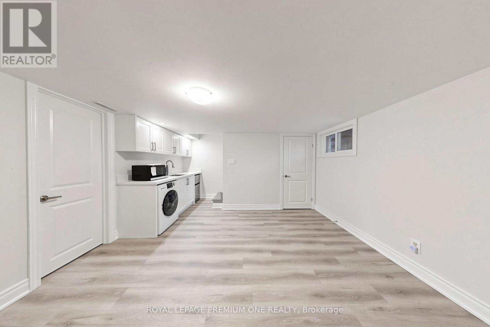 98 THORNTON AVENUE - 25