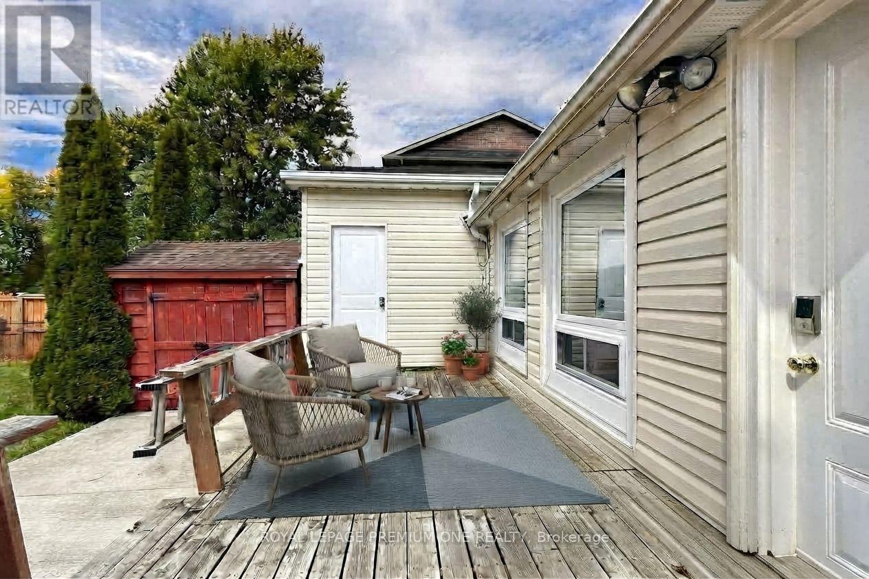 98 THORNTON AVENUE - 29