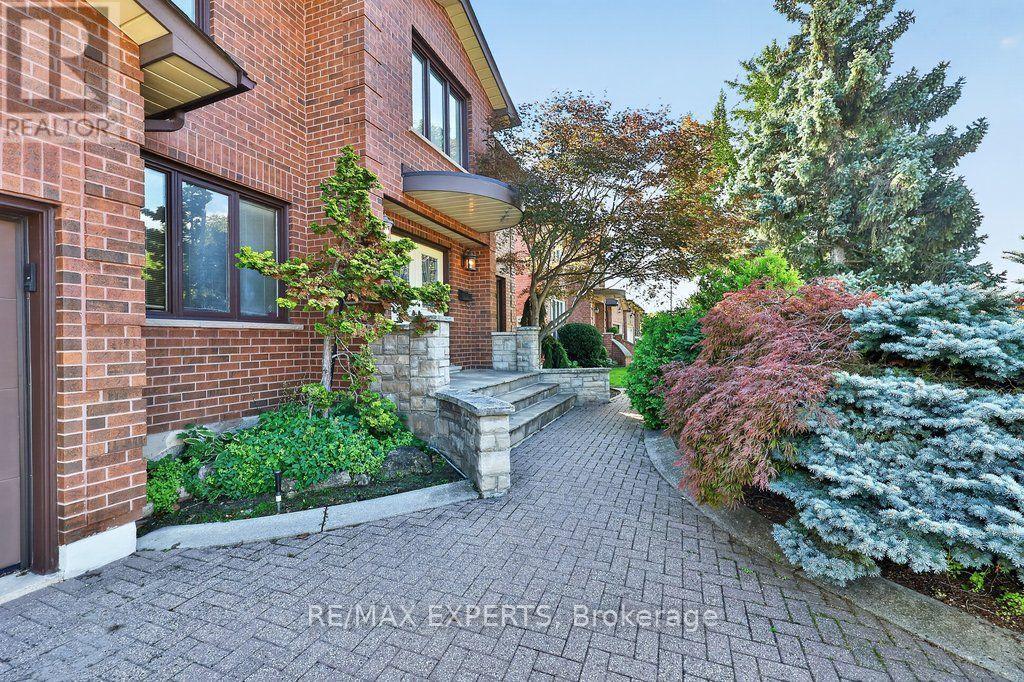 96 BENJAMIN DRIVE, Vaughan (East Woodbridge) — photo 2
