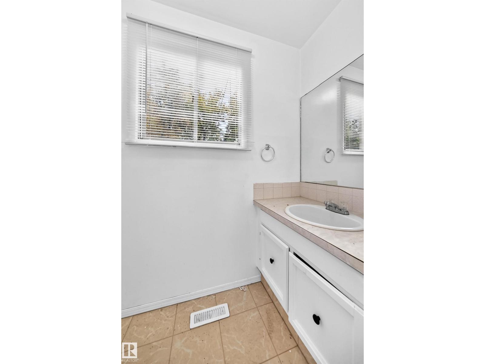 10919 69 AV NW - Image 22