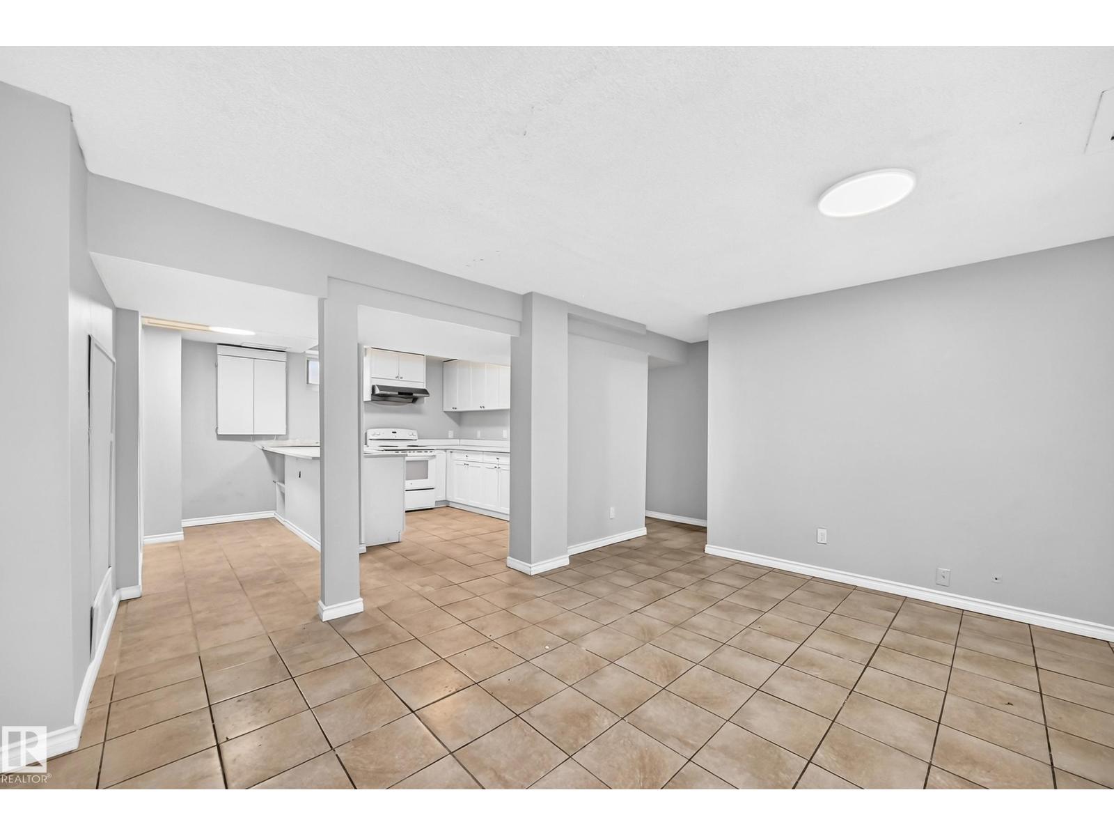 10919 69 AV NW - 41