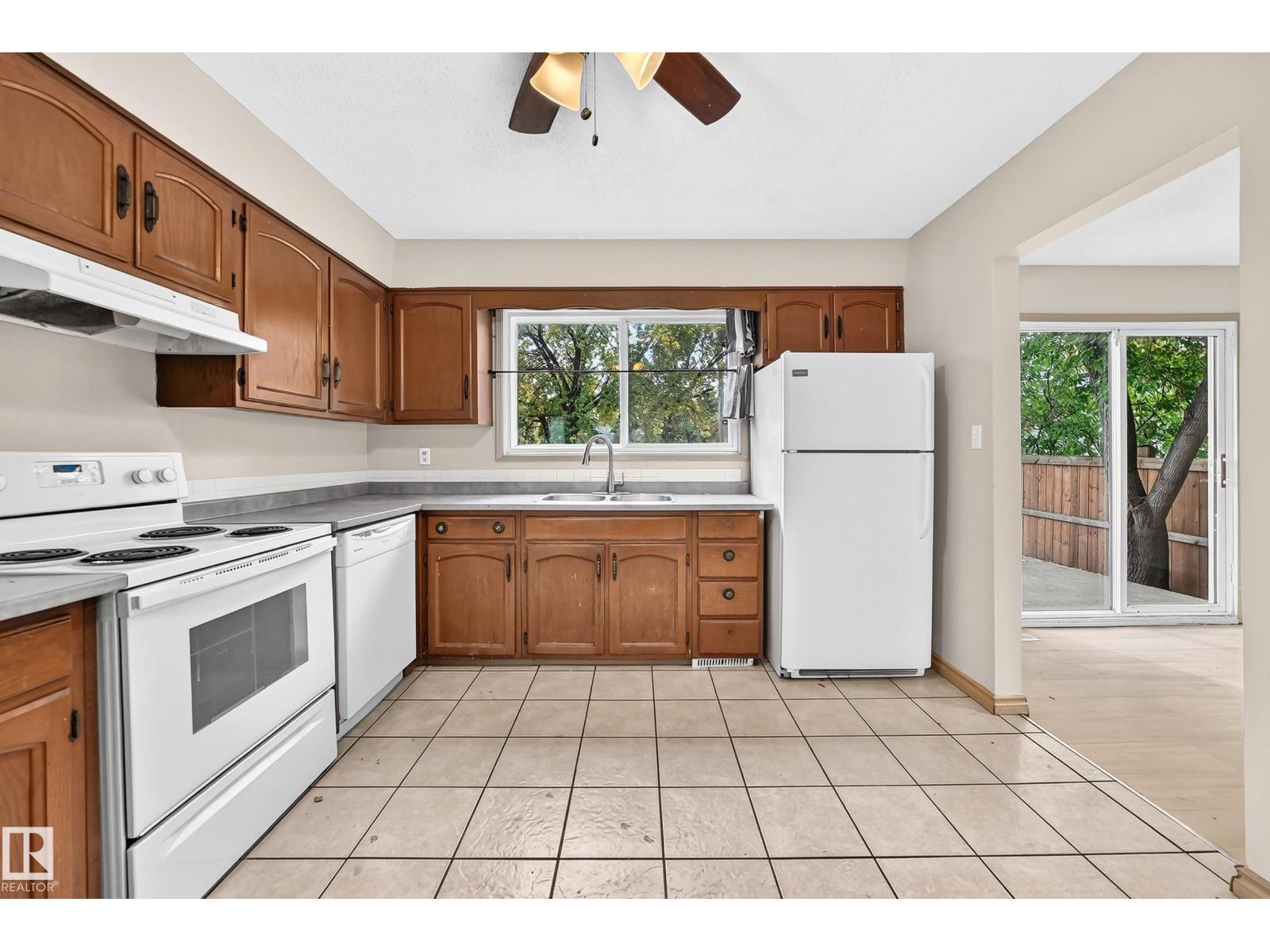 10919 69 AV NW - 7