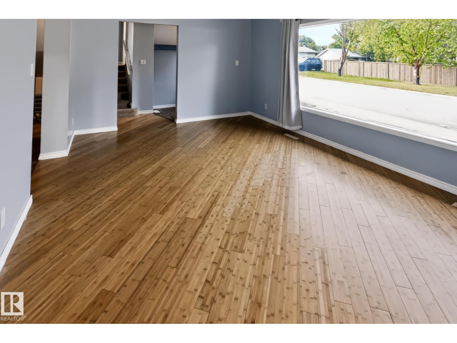 5303 119 AV NW - 11