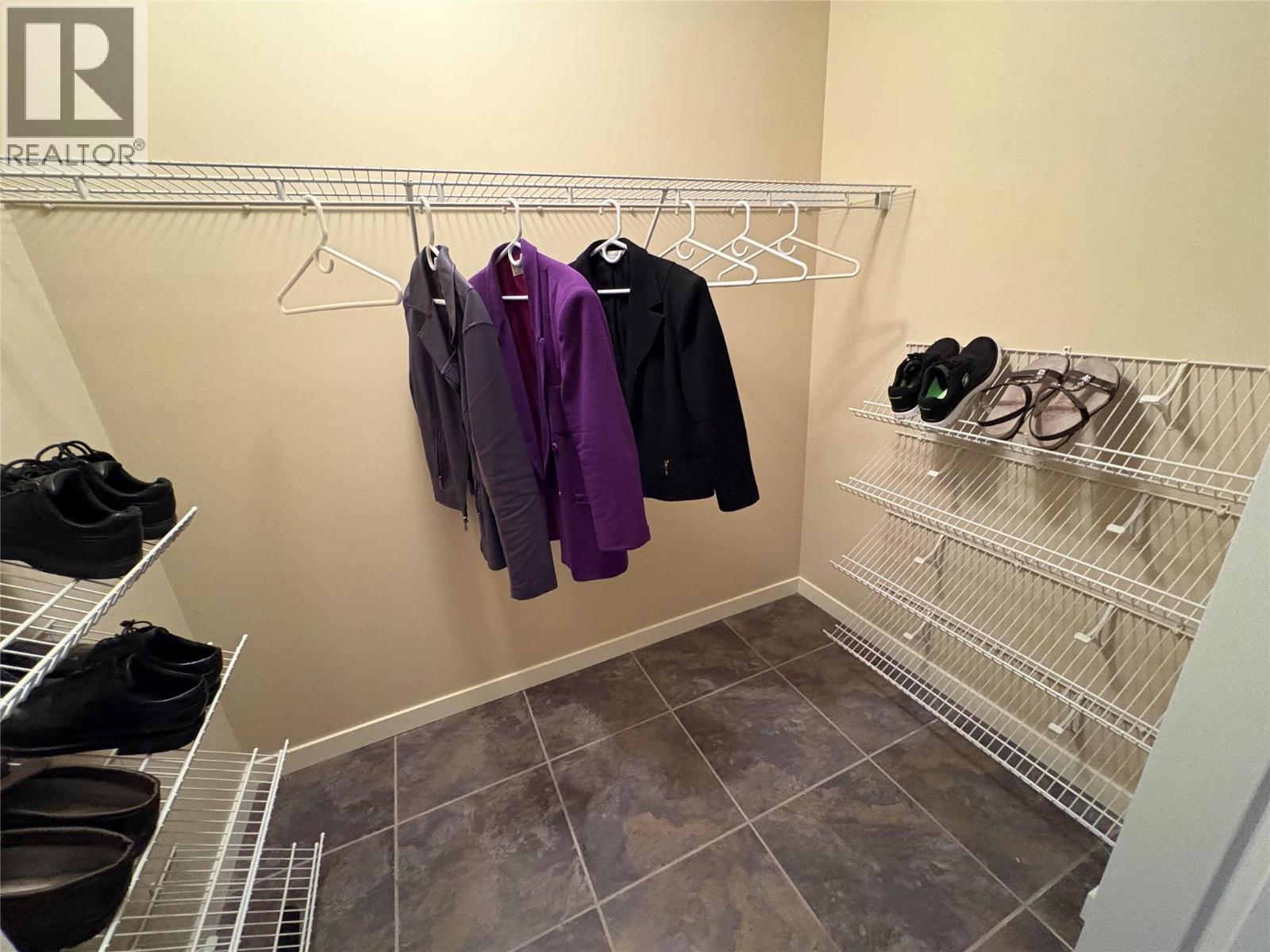 6940 Cabernet Place, Oliver