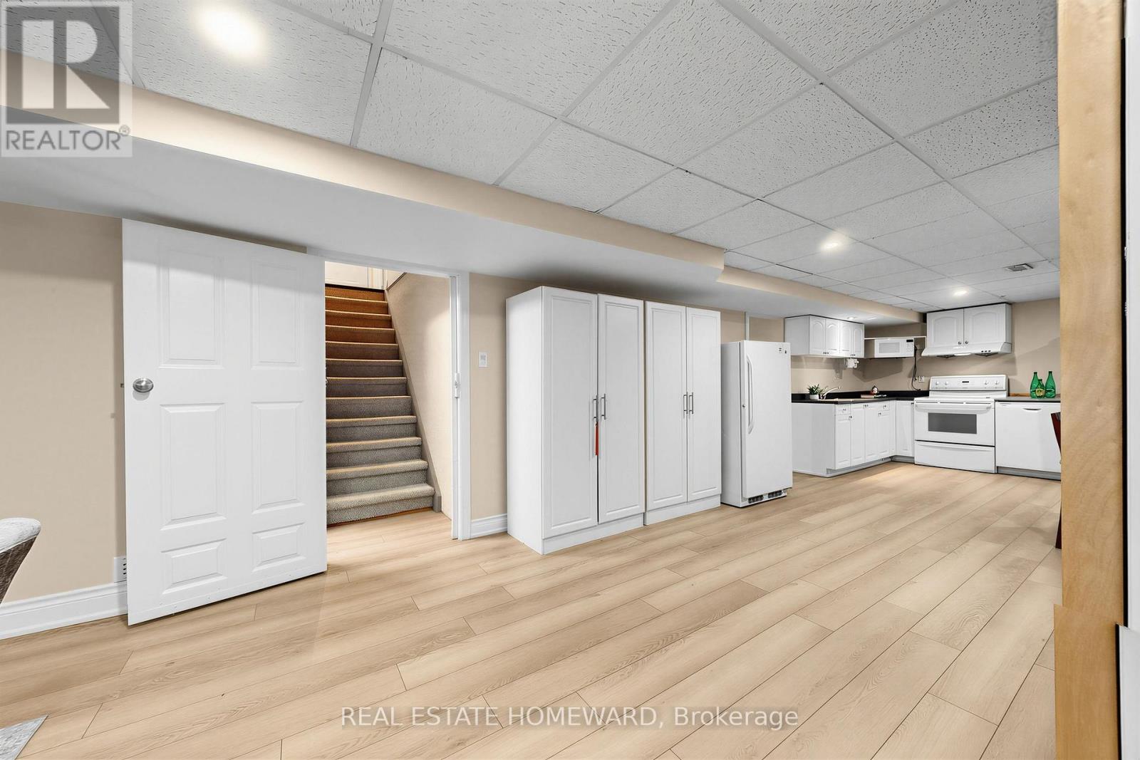 621 Byron Street South, Whitby, ON photo 35