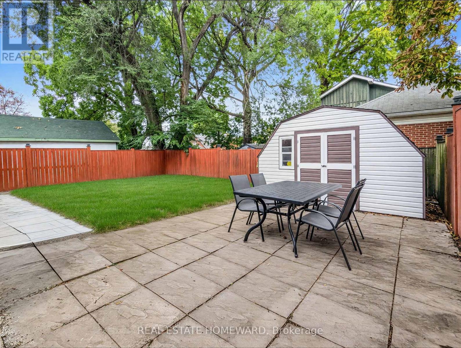 621 BYRON STREET S - 44