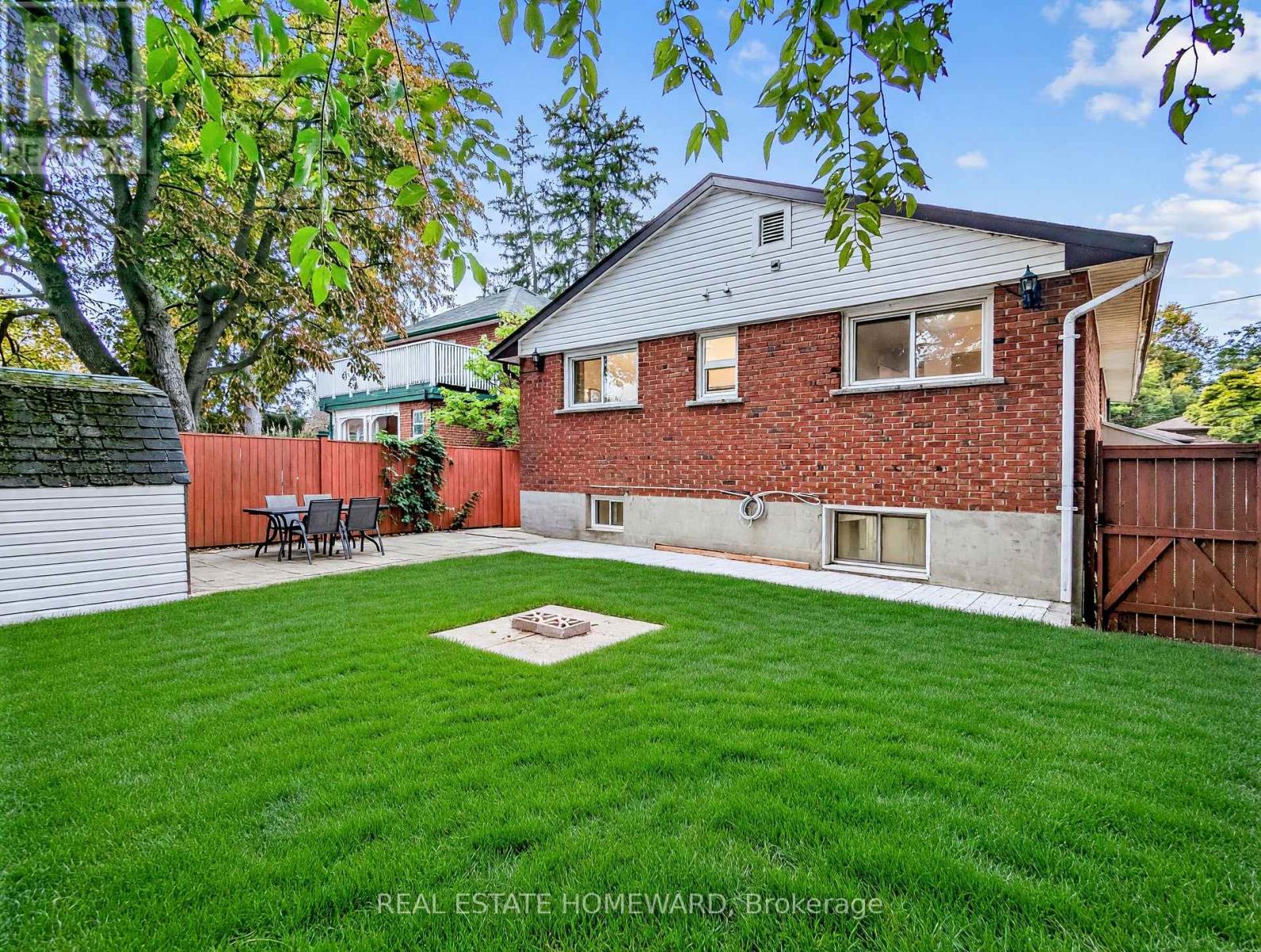 621 BYRON STREET S - 45