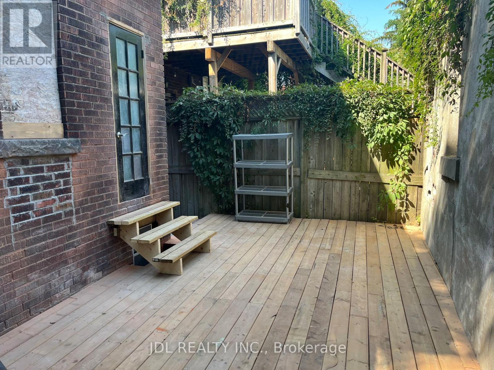 5 SORAUREN AVENUE - 16