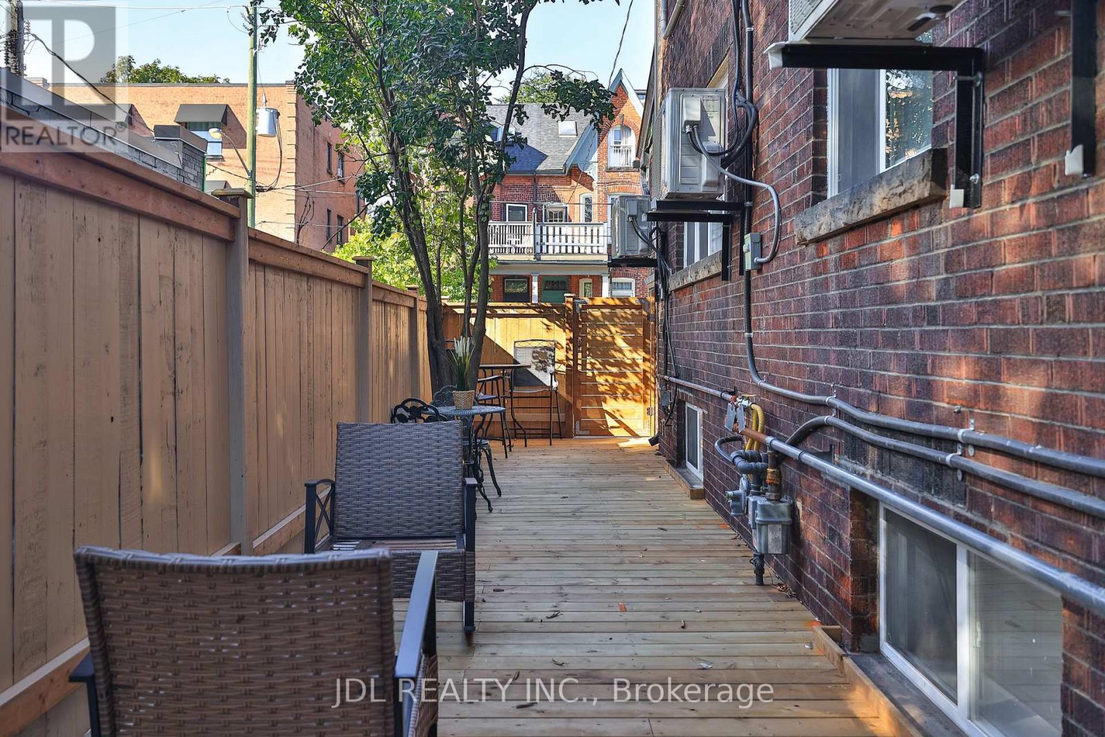5 SORAUREN AVENUE, Toronto (Roncesvalles) — photo 2