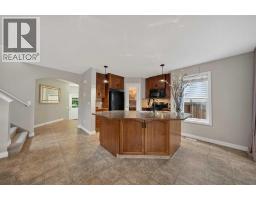 4pc Bathroom - 161 Everoak Gardens Sw, Calgary, AB T2Y0C6 Photo 6