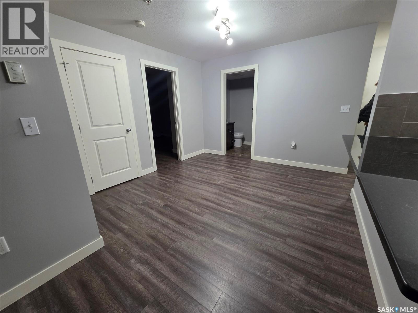 #201 306 Petterson DRIVE - 14