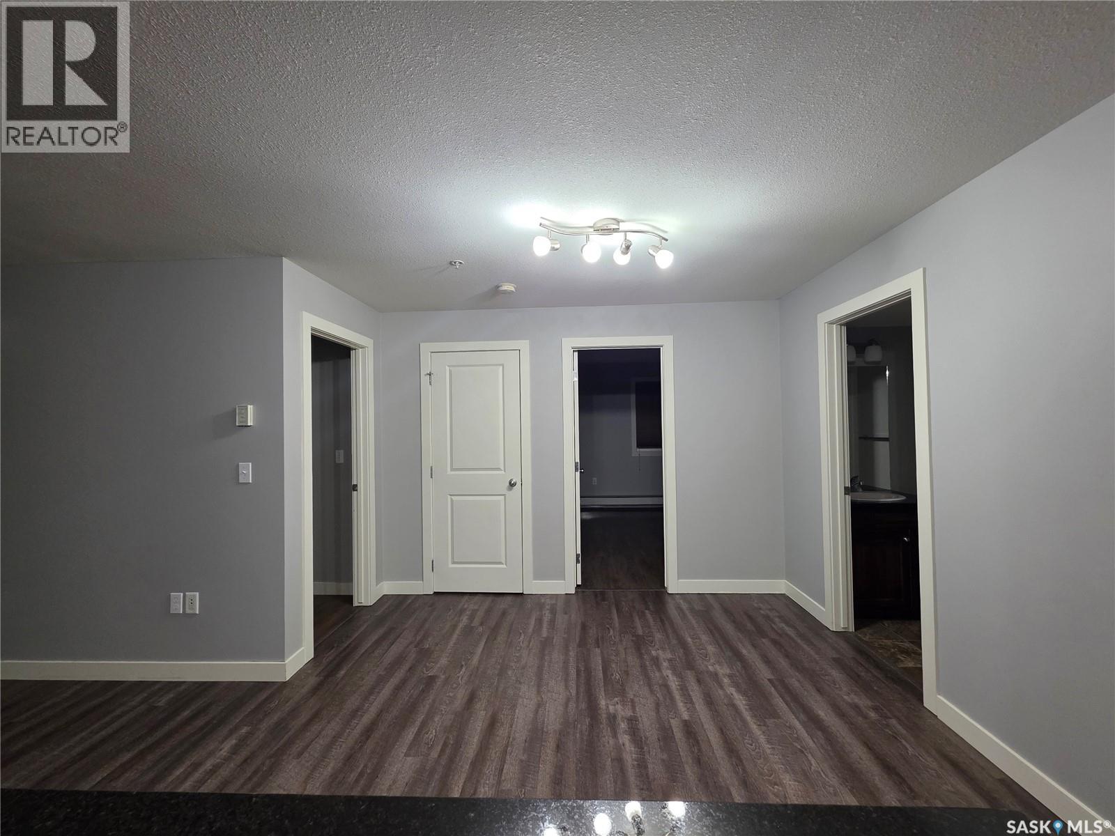 #201 306 Petterson DRIVE - 15