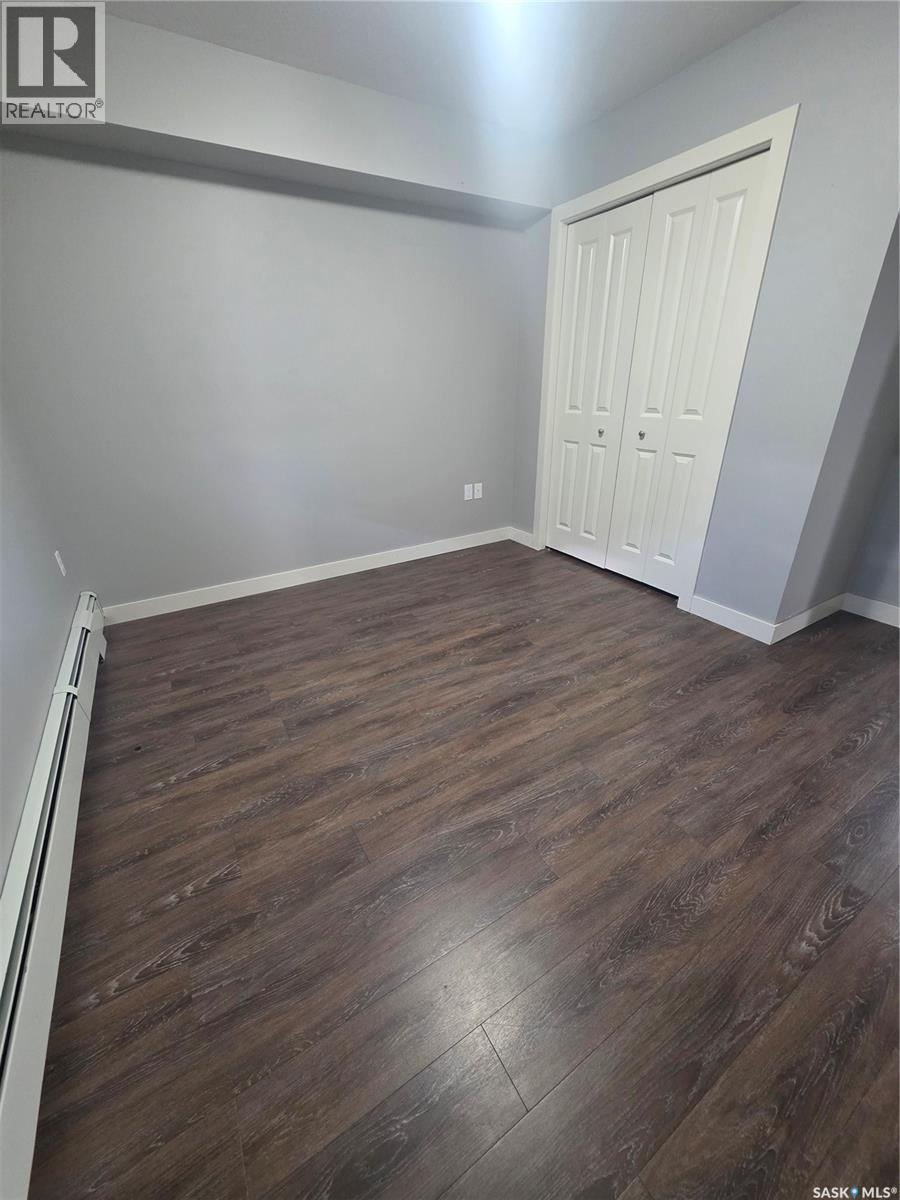 #201 306 Petterson DRIVE - 22