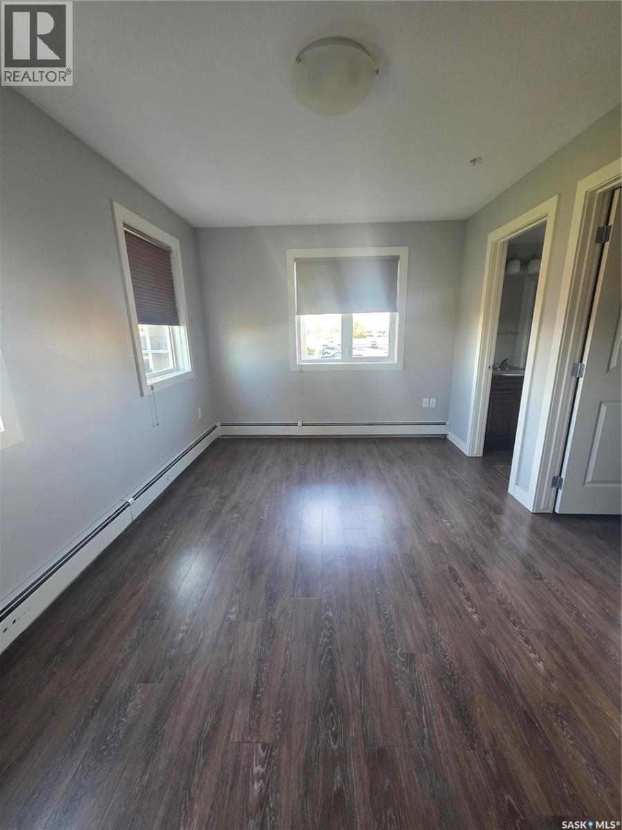 #201 306 Petterson DRIVE - 23