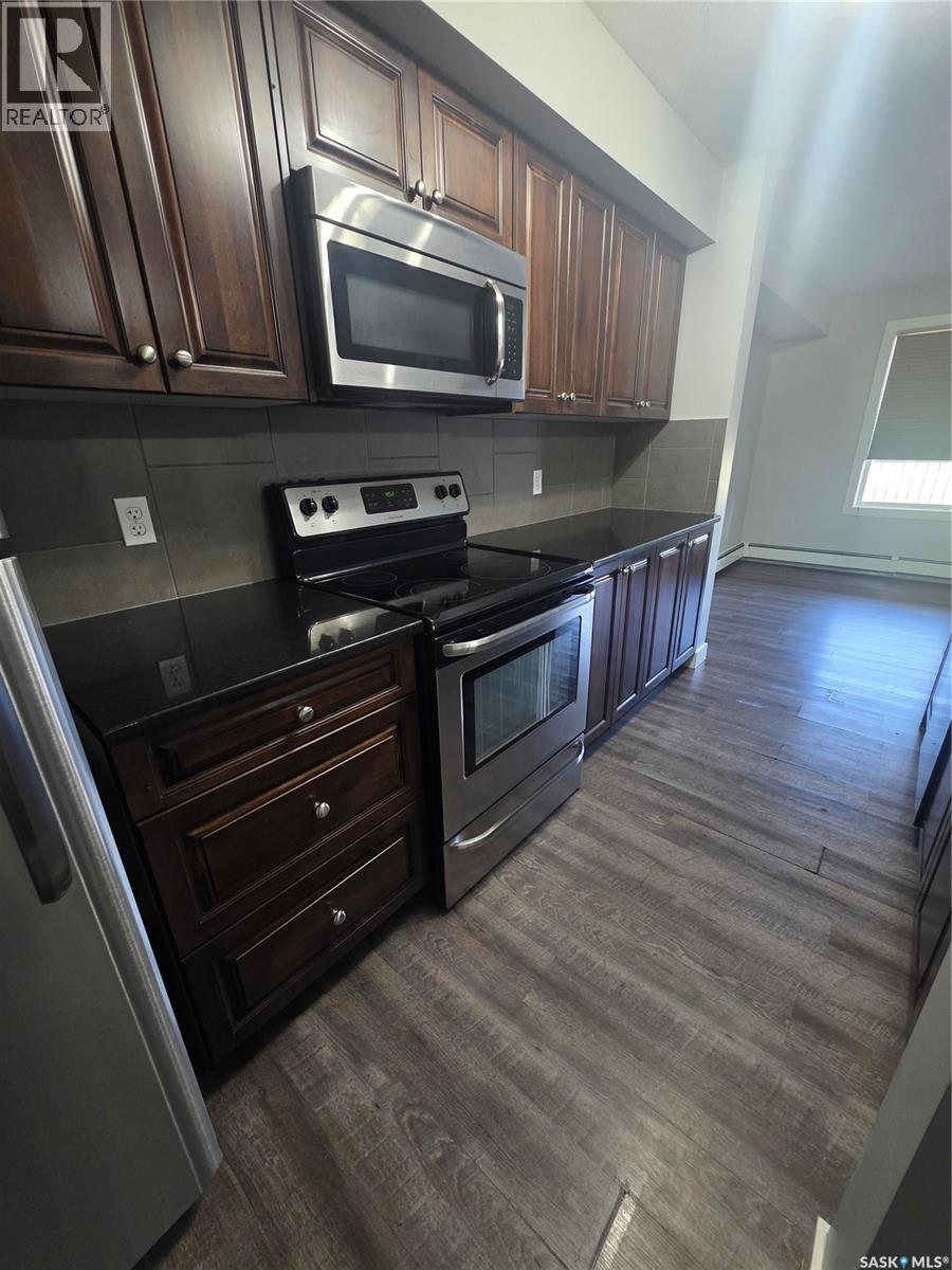 #201 306 Petterson DRIVE - 8