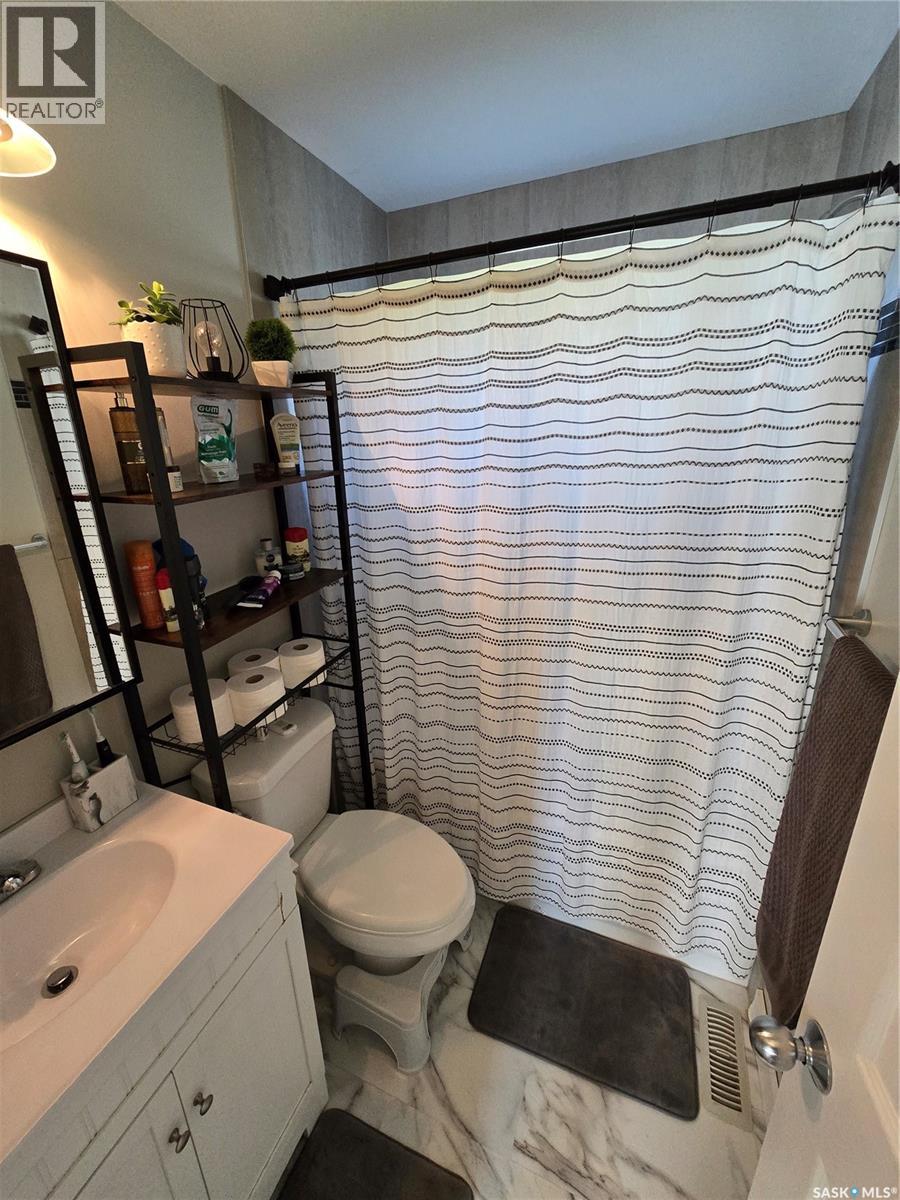 136 10th STREET NE, Weyburn — photo 16