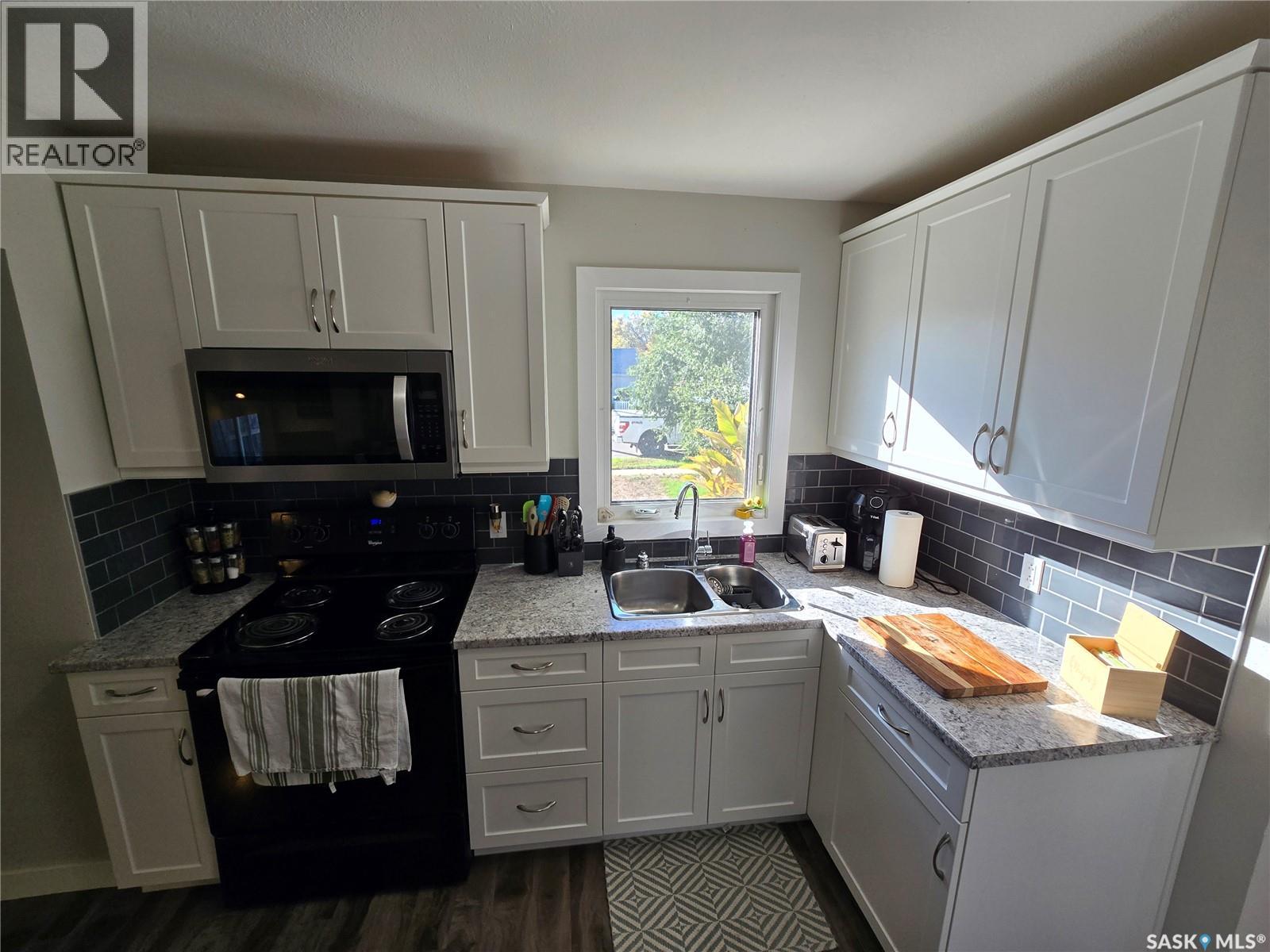 136 10th STREET NE, Weyburn — photo 25