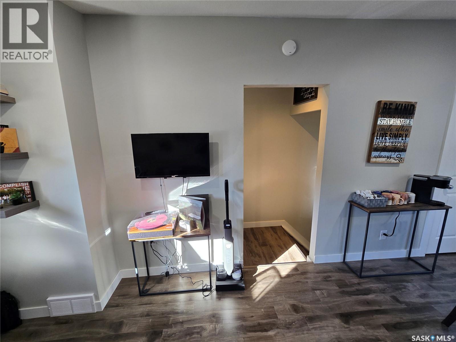 136 10th STREET NE, Weyburn — photo 32
